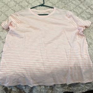 Old Navy women’s tee size XL NWT
